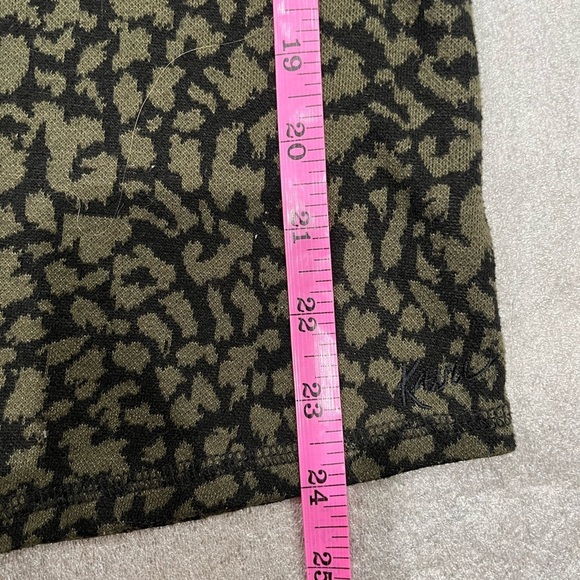 [S]Kavu Olive and Black Jaguar Patterned Pullover 1/4 Zip LS Sweatshirt - Picture 6 of 7